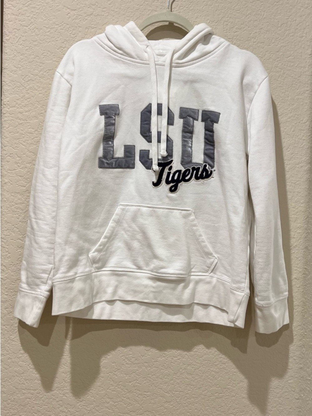 🐯 Jones & Mitchell “Forever Fabulous” LSU Tigers Hoodie – Women’s XL